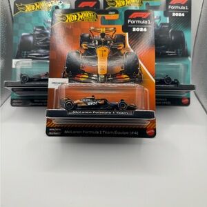 Hot Wheels McLaren Formula 1 Team Die-Cast Car - Orange and Black